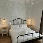Charming Beachfront Retreat Riposto
