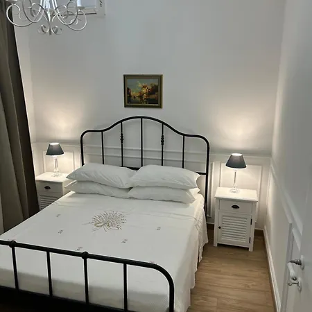 Villa Charming Beachfront Retreat