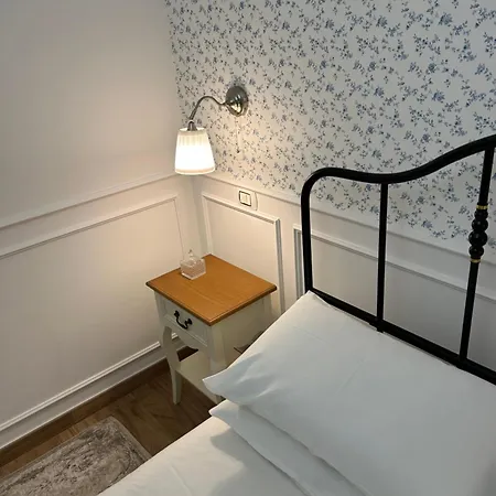 Charming Beachfront Retreat * 리포스토