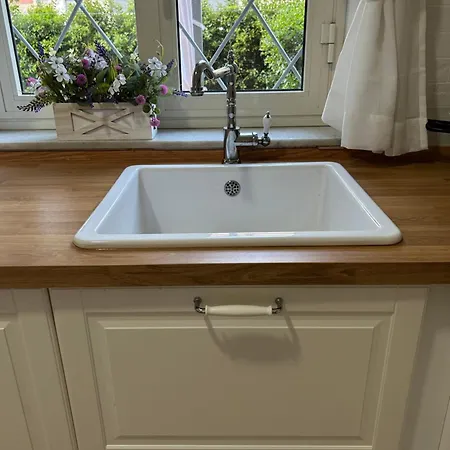 Villa Charming Beachfront Retreat *